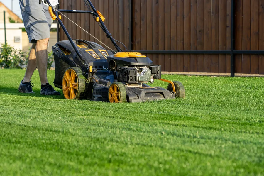 Lawn Mowing Tips To Enhance Curb Appeal And Value Hyattsville, MD Lawn Mowing Tips To Enhance Curb Appeal And Value Hyattsville, MD