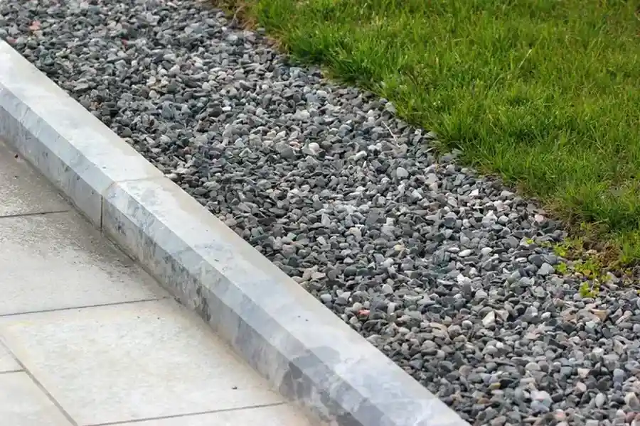 Simple Lawn Edging Solutions For Low Maintenance Yards in Hyattsville, MD Simple Lawn Edging Solutions For Low Maintenance Yards in Hyattsville, MD